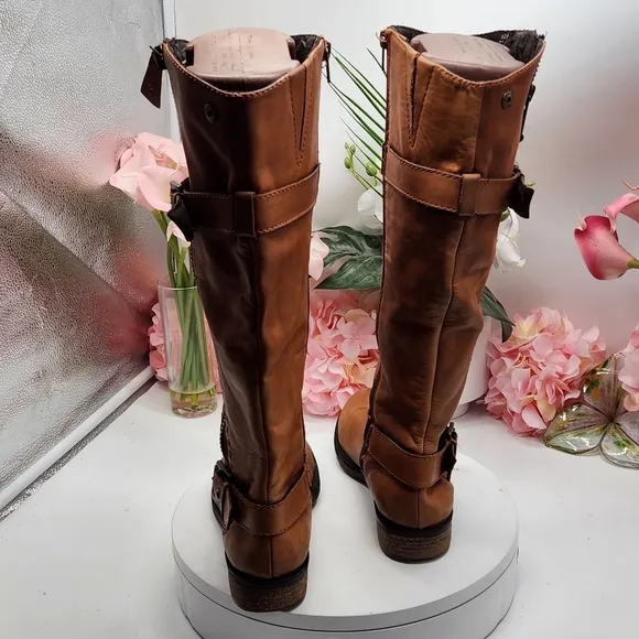 Steve Madden Wheat Sonnya Cognac Boots in a Size 7.5