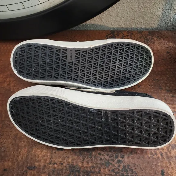 STRAYE Logan Black Flame Suede Low Top Skate Shoe