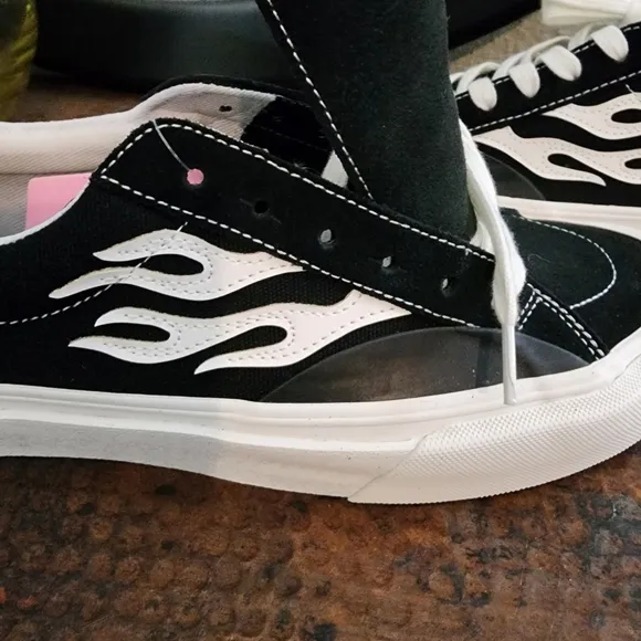 STRAYE Logan Black Flame Suede Low Top Skate Shoe