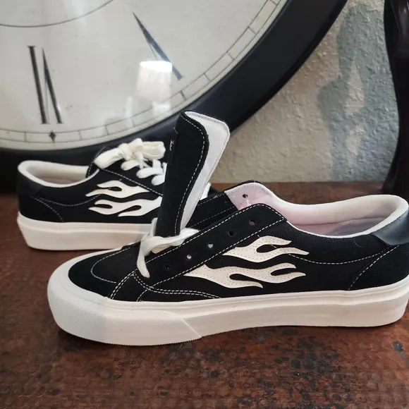 STRAYE Logan Black Flame Suede Low Top Skate Shoe