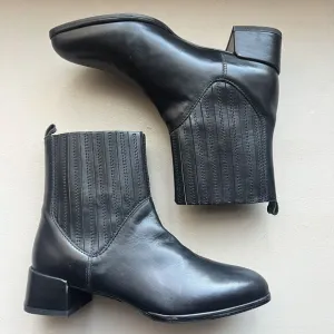 Stuart Weitzman Black Leather Flared Fashion Ankle Boots Elastic Shaft Women 6.5