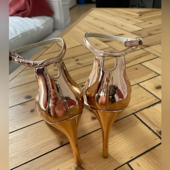 Stuart Weitzman Gold / Rose Gold DANCER 95 ANKLE SANDAL Strap Size 6.