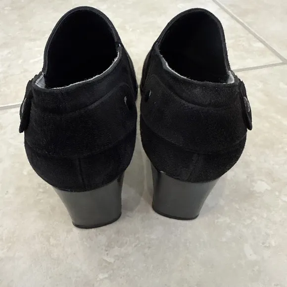 Stuart Weitzman Women's Black Suede Boots Ankle Short Booties 7M Made in Spain