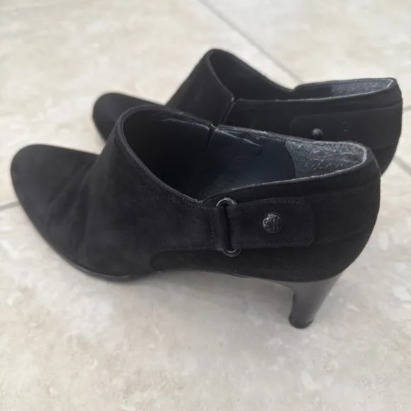Stuart Weitzman Women's Black Suede Boots Ankle Short Booties 7M Made in Spain
