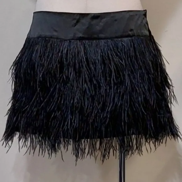 💥STUNNING💥Vintage Y2K Black 100% Ostrich Feathers and 100% Silk Mini Skirt