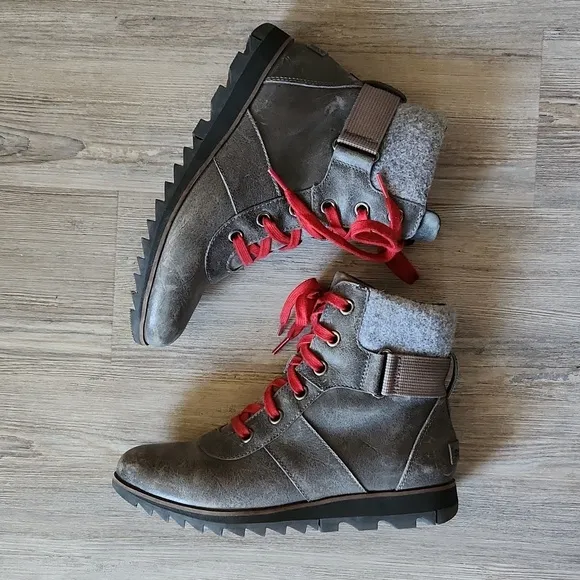 Stylish Sorel Ladies Gray Boots, Size 8, Warm, Great Condition