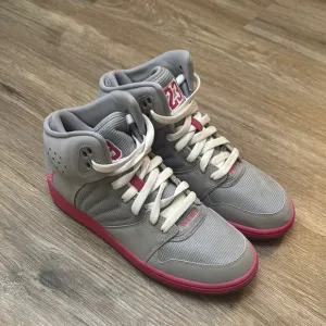 Stylish Women's Gray and Pink Sneakers