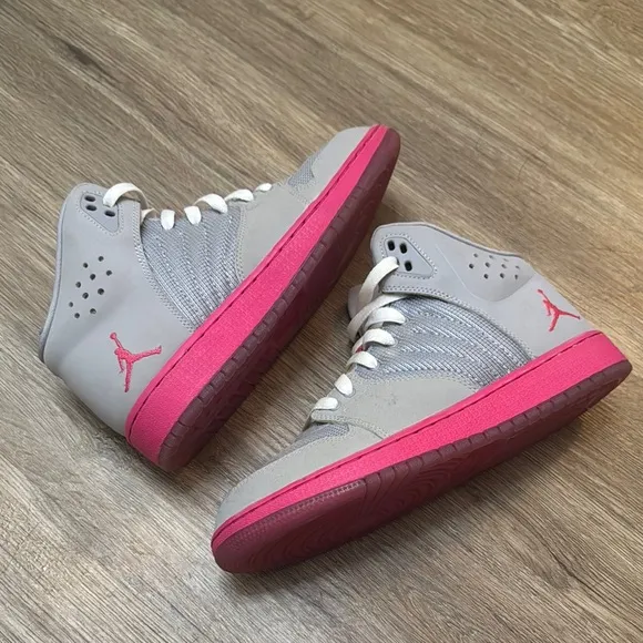 Stylish Women's Gray and Pink Sneakers