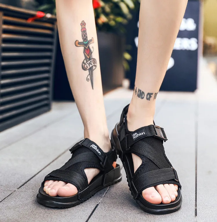 Summer new men's beach sandals Korean version of the wild buckle men's shoes
