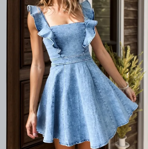Sweetheart Denim Mini - Light Wash
