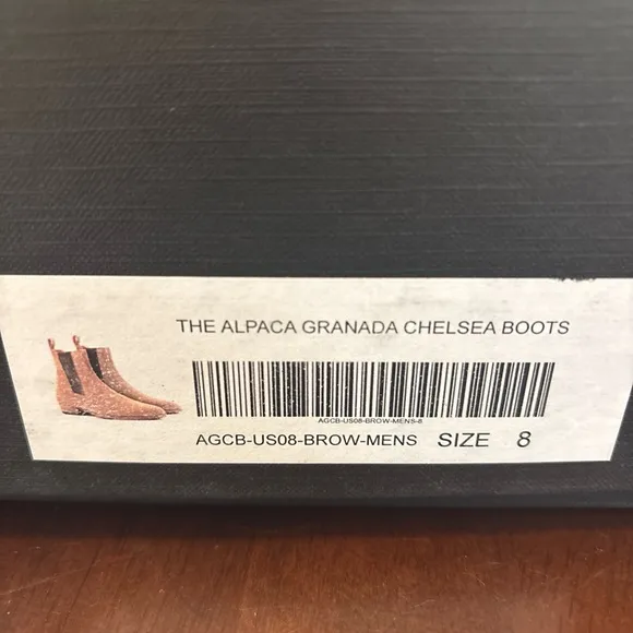 Tan Suede Chelsea Boots with Sleek Silhouette