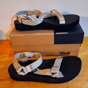 Teva W Midform Universal 1090969/MTC sandals in metallic gold. NWT in box