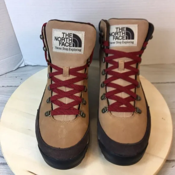 The North Face Men's Back to Berkeley IV Leather Waterproof Boots Sz 11.5 NEW!!