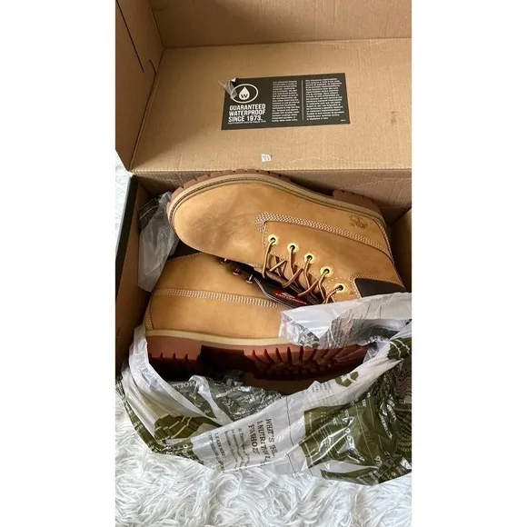 Timberland 6&quot; Premium Waterproof Boots Wheat Nubuck size 4.5 Juniors