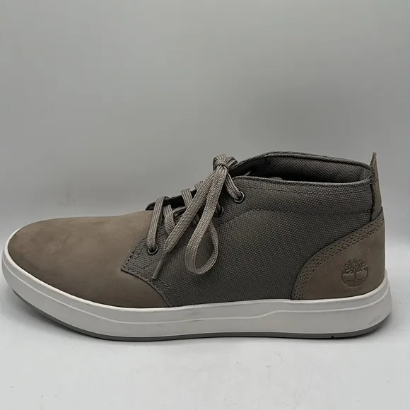 Timberland men's Davis Square chukka boots, size 8.5