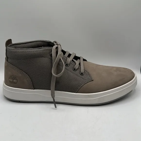 Timberland men's Davis Square chukka boots, size 8.5