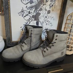 Timberland Premium Waterproof Gray Lace-Up Boots Men's Size 10