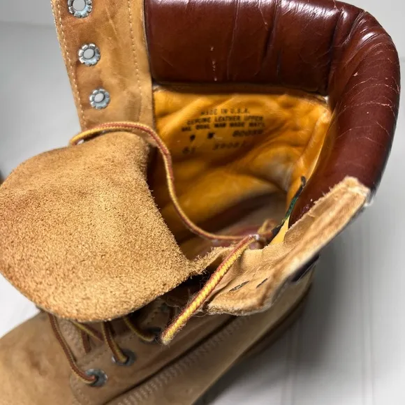 Timberland Tan and Brown High-Top Boots with Rugged Sole vintage USA