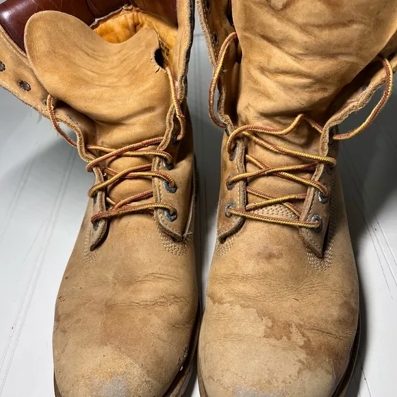 Timberland Tan and Brown High-Top Boots with Rugged Sole vintage USA
