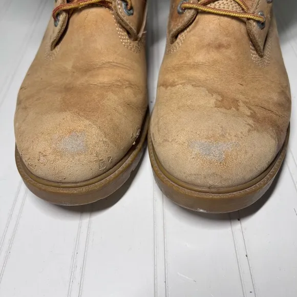 Timberland Tan and Brown High-Top Boots with Rugged Sole vintage USA