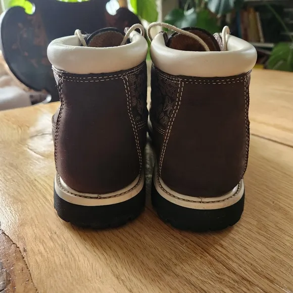 Timberland Women's Nellie Waterproof Chukka Boots in Dark Brown Logo Sz 9