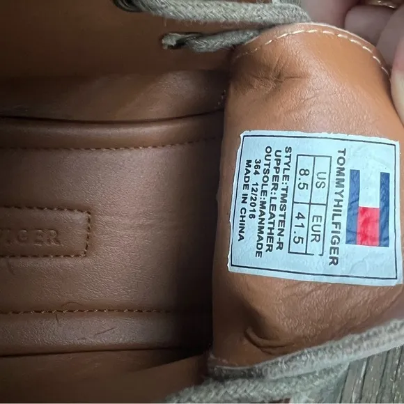 Tommy Hilfiger TMSTEN-R Men's Leather Casual Chukka Gray Boots Size 8.5