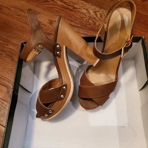 Tommy Hilfiger Womens Shoes