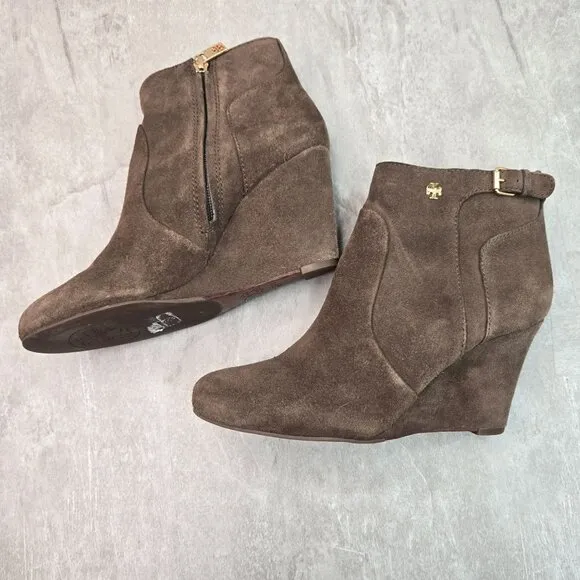 Tory Burch Ankle Wedge Booties Size 8.5 Brown Suede Gold Logo Dressy Boots