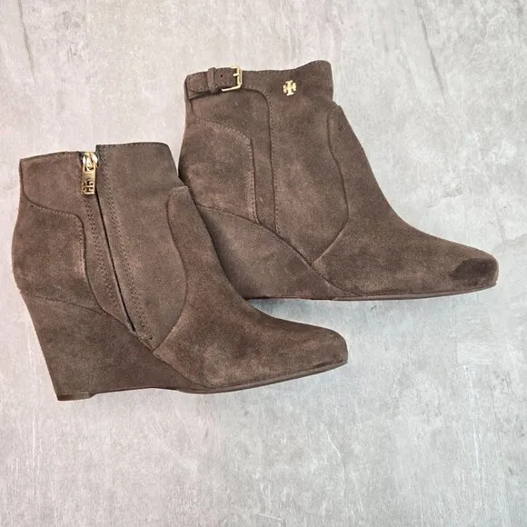 Tory Burch Ankle Wedge Booties Size 8.5 Brown Suede Gold Logo Dressy Boots