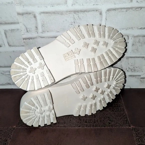 Tory Burch Jessa Lug Sole Loafer White Calf Leather Sz 6