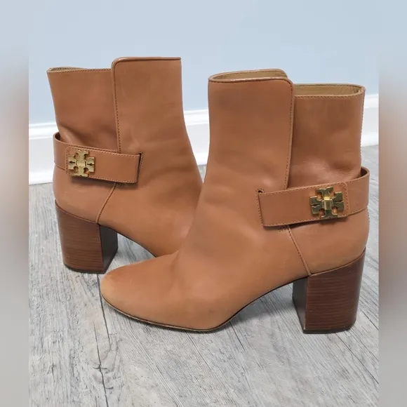 Tory Burch Kira Bootie Tan/Tan  size 8M C24002