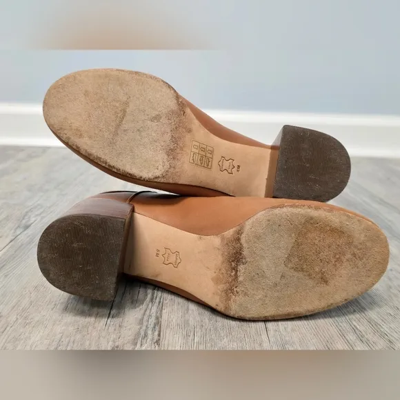 Tory Burch Kira Bootie Tan/Tan  size 8M C24002