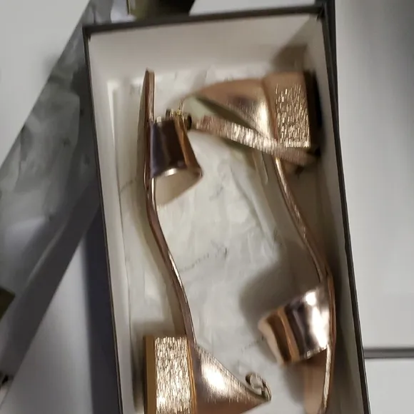 Toska Blu Women's Metallic Sandals