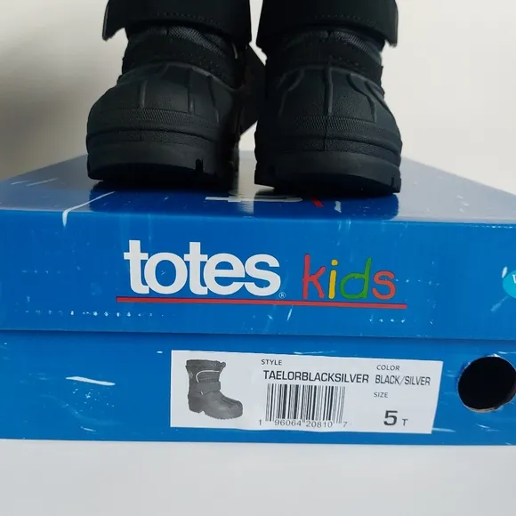 Totes Taelor toddlers Boys waterprof winter boots black size 5