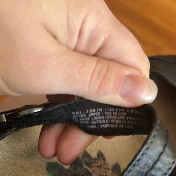 Täōs Leather Mary Jane Buckle Loafers