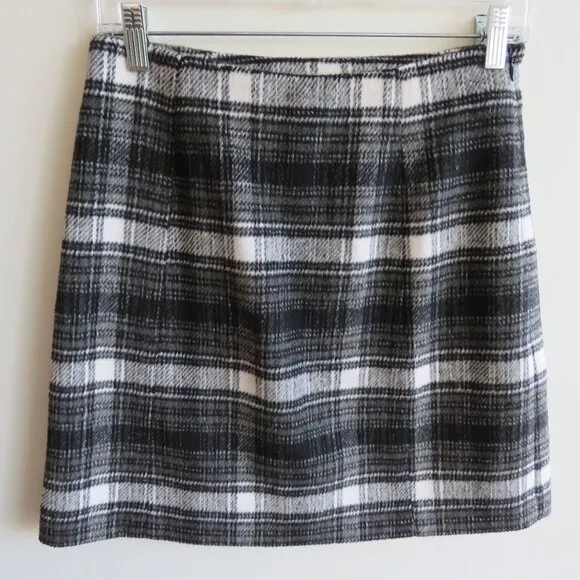 TYLER BOE Plaid Four Panel Mini Skirt in Black Preppy Academia - Size US 4 NWT