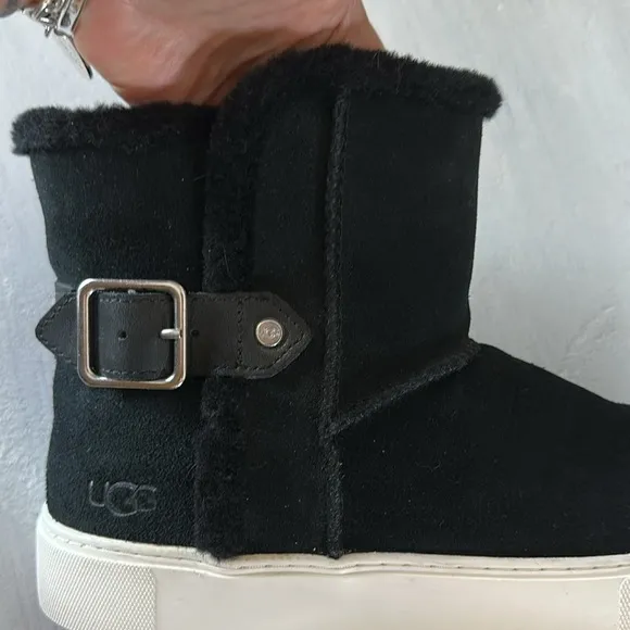 UGG Aika Black Soft Suede Leather Booties 8.5 UGGpure Wool Lining Winter Boots
