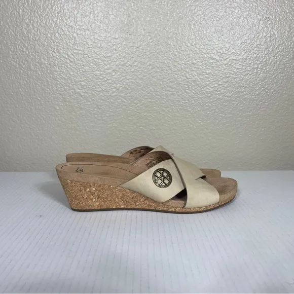 UGG Australia Sz 9 Sandal Antique White Lyra Crisscross Wedge