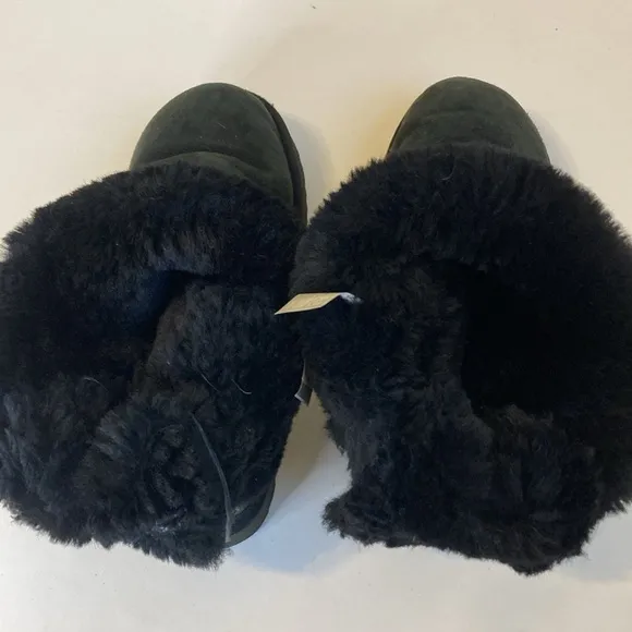 UGG Bailey Bow Boot 7 womens