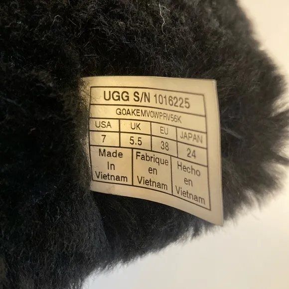 UGG Bailey Bow Boot 7 womens
