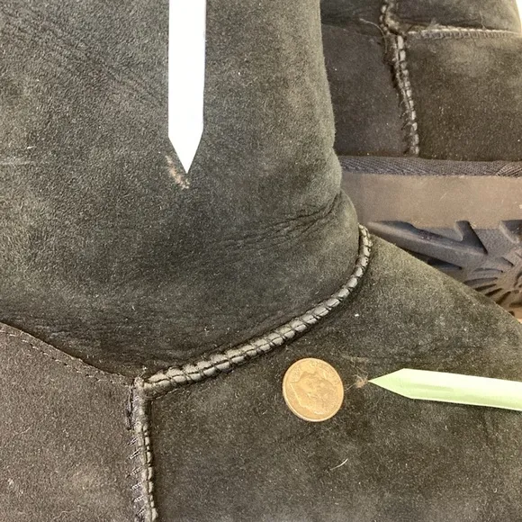 UGG Bailey Bow Boot 7 womens
