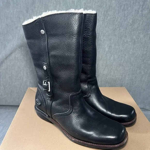 UGG Bellevue Women's Black Leather 9 Sheepskin Lined Boots MSRP $249 Box Riding