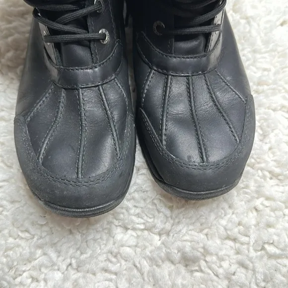 Ugg Butte Men’s Sherpa Rubber Tie Up Taller Boots Winter Used