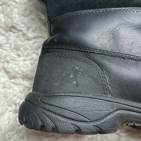 Ugg Butte Men’s Sherpa Rubber Tie Up Taller Boots Winter Used