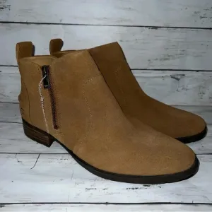 UGG Chestnut Waterproof Suede Ankle Boots NWOT Women’s 10