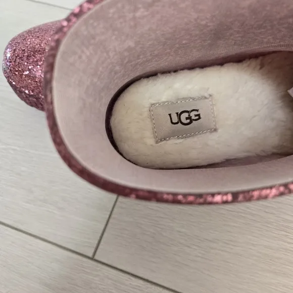 UGG Drizlita Glitter Kids Boots Sz 4