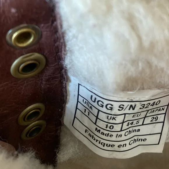 UGG Mens Hannen Waterproof Boots in Cordovan