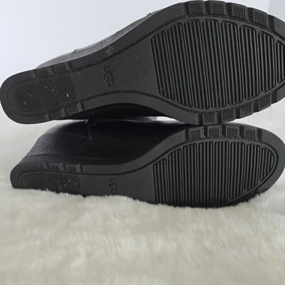 Ugg Potero Black Leather Wedge Women's Boots Size 7.5 EUC