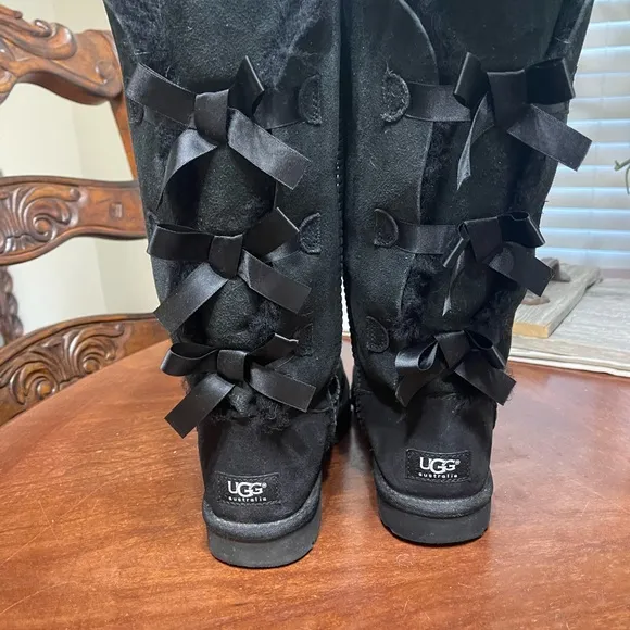 UGG WOMEN'S BLACK (1007308) BAILEY BOW  TALL BOOTS SIZE 7 Pre Owned Boot Fur