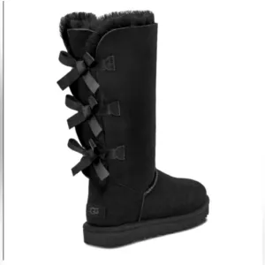 UGG WOMEN'S BLACK (1007308) BAILEY BOW  TALL BOOTS SIZE 7 Pre Owned Boot Fur